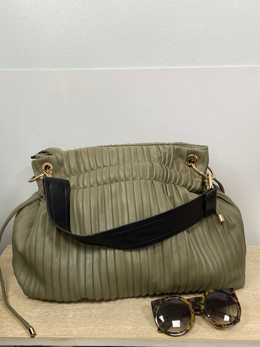 PARFOIS.Bolso verde plisado