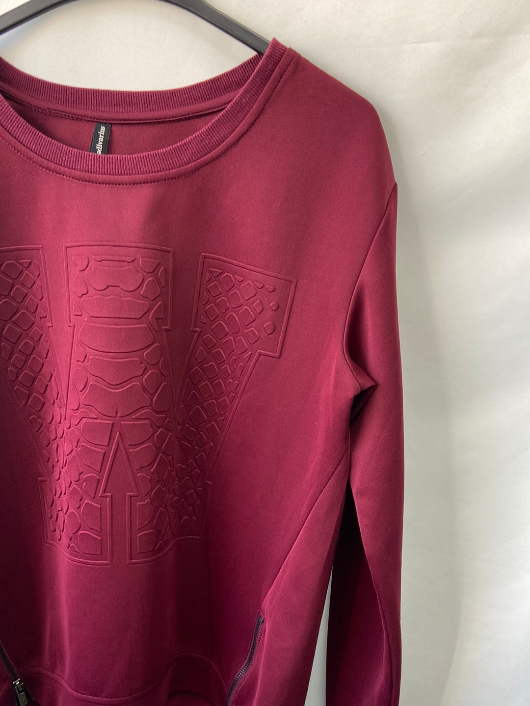 STRADIVARIUS. Sudadera burdeos neopreno fino T.M