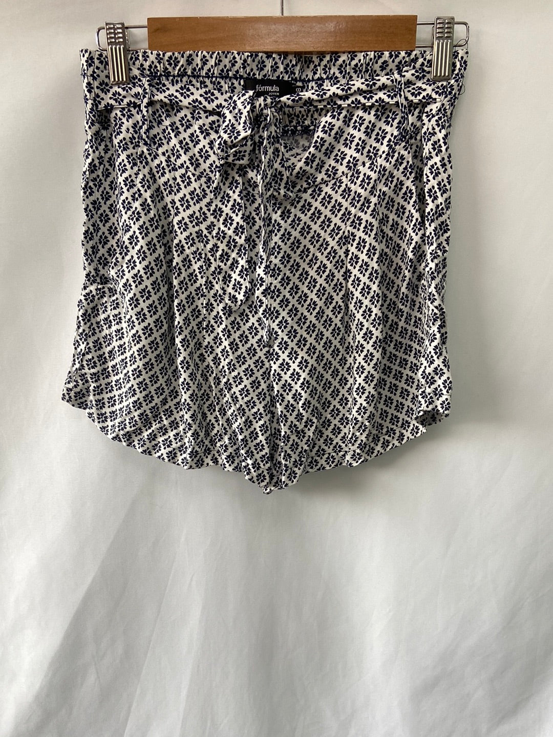 FÓRMULA JOVEN. Shorts fluidos T.38