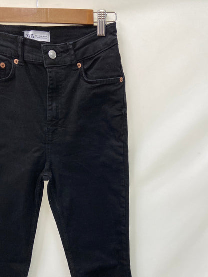ZARA.Pantalones pitillo clásicos negros T.38