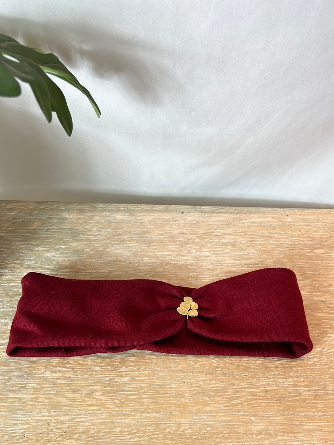 CUCUTTA. Burgundy turban detail. YOUR