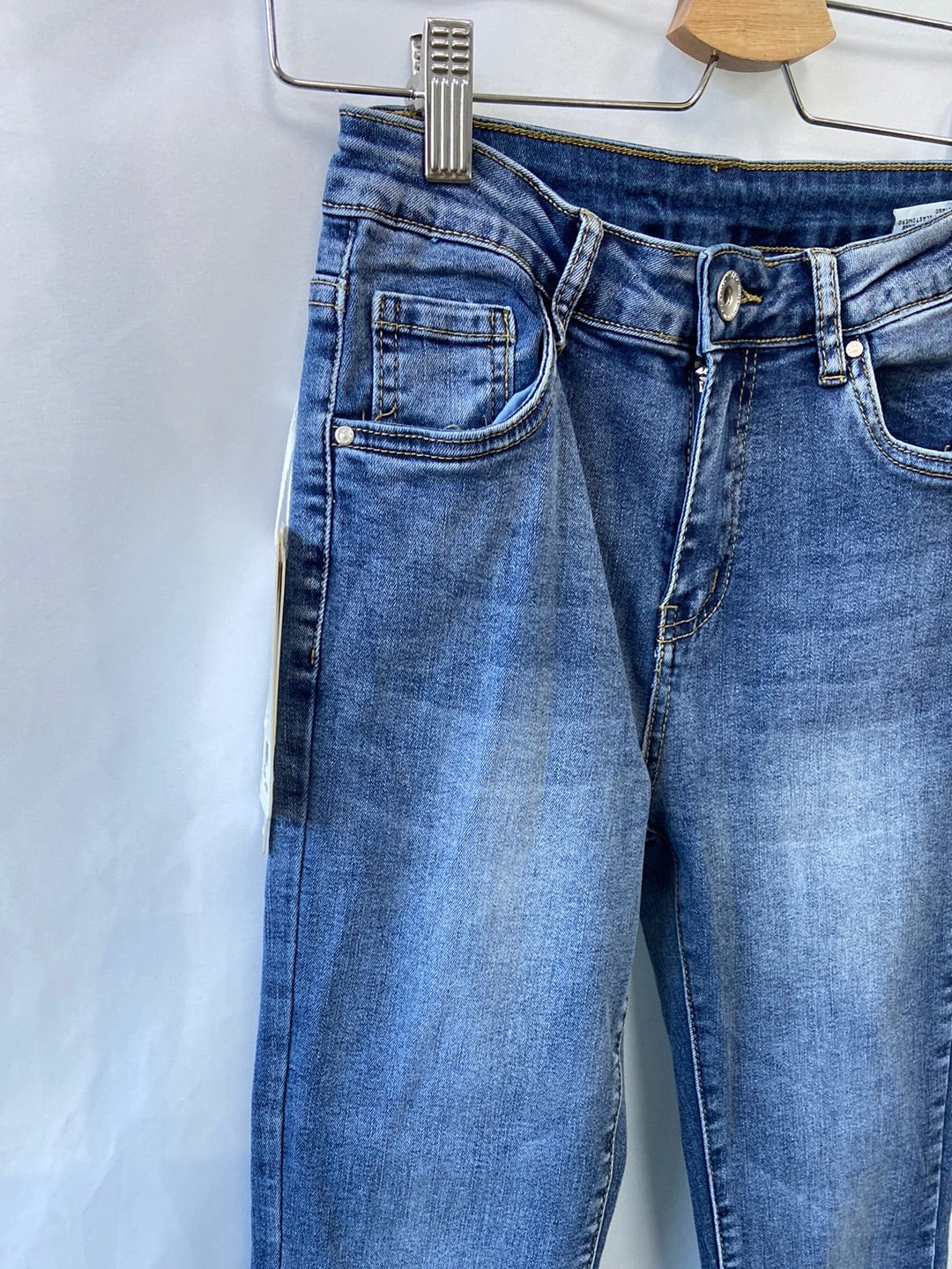 MITI BACI.Vaqueros camapana elásticos T.36 (XS/S)