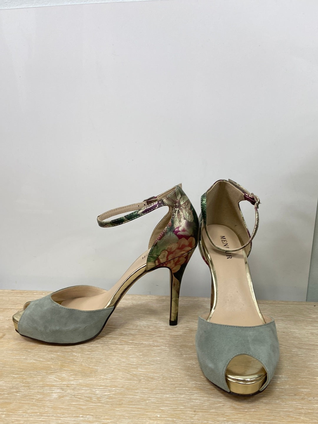 MENBUR.Multicolor heels size 37