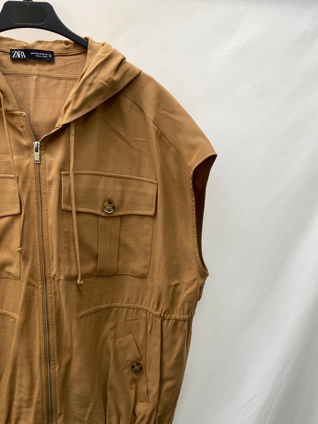 ZARA.Chaleco estilo cargo T.M