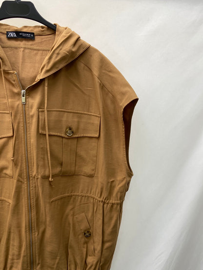 ZARA.Chaleco estilo cargo T.M