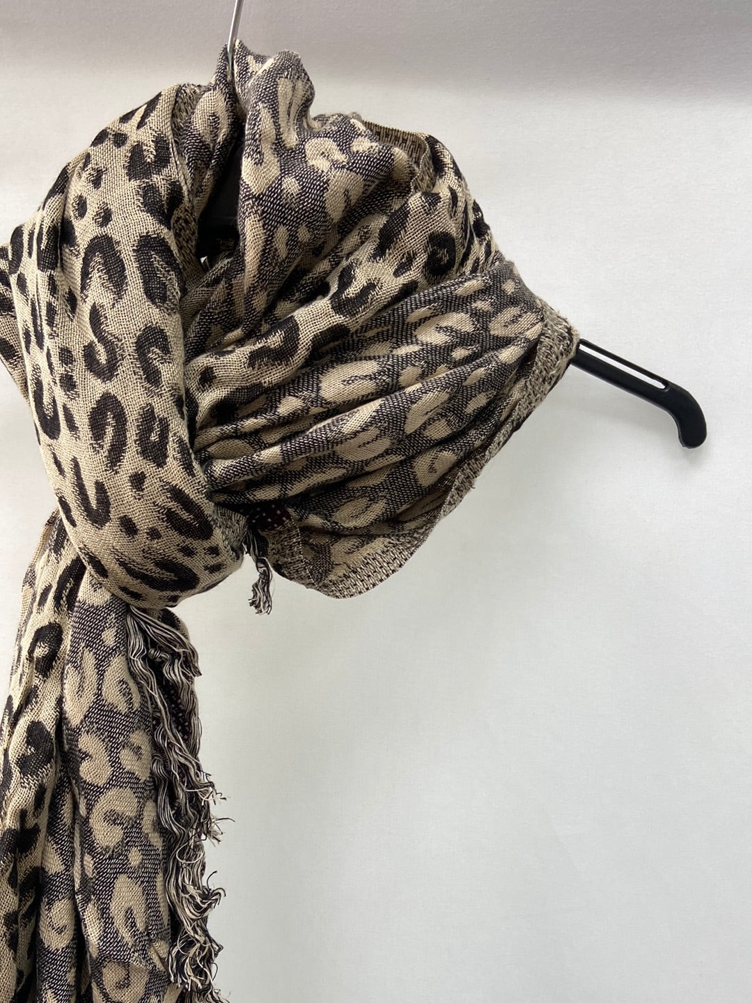 ADOLFO DOMÍNGUEZ.Pasmina animal print