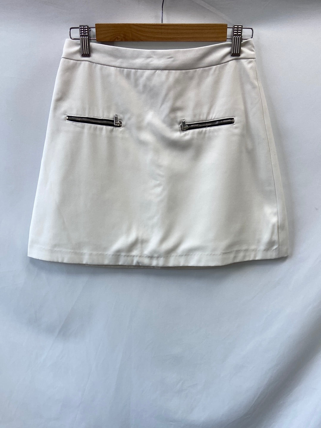 ZARA.Falda corta blanca T.S