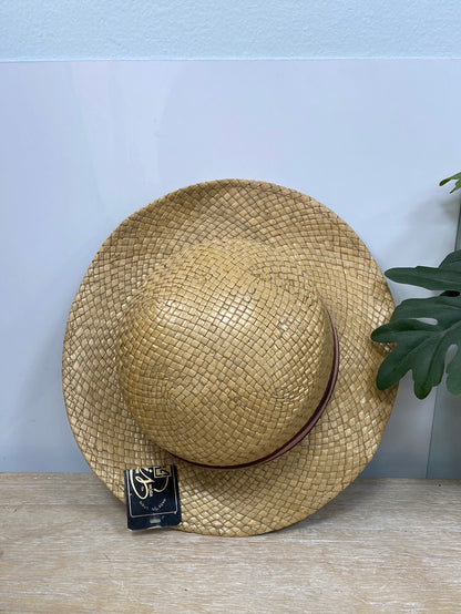 CRIS PEDREGUER.Straw hat