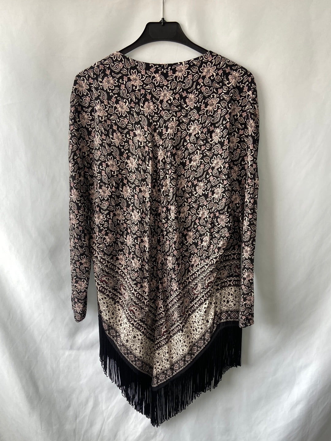 BERSHKA.Kimono flecos T.M