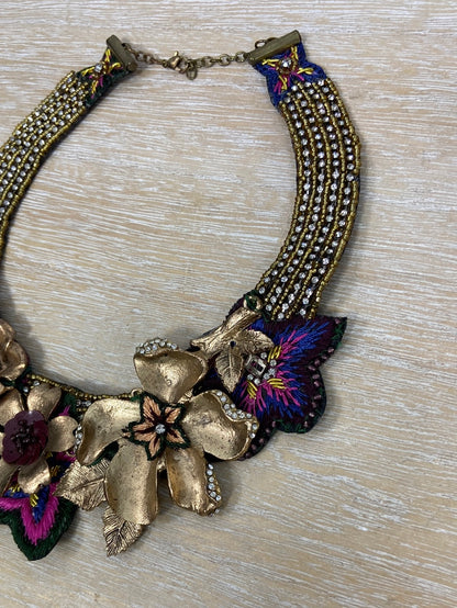 OTRAS.Collar estilo gargantilla