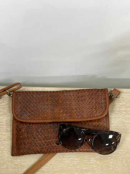 OTRAS.Bolso piel marrón