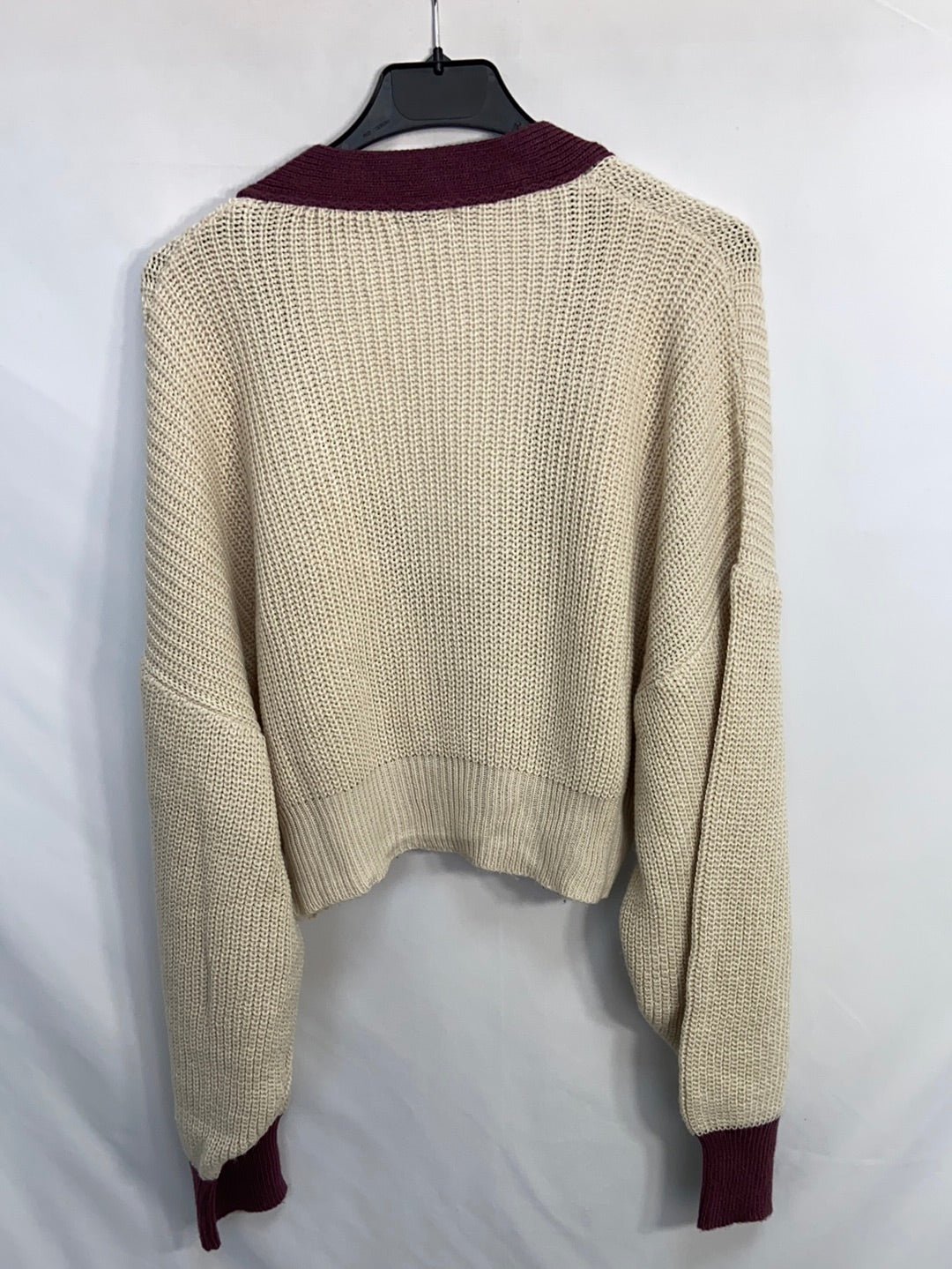 NOON. Beige and burgundy Ts cardigan