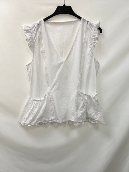 OTRAS.Blusa blanca detalles encaje TU (S)