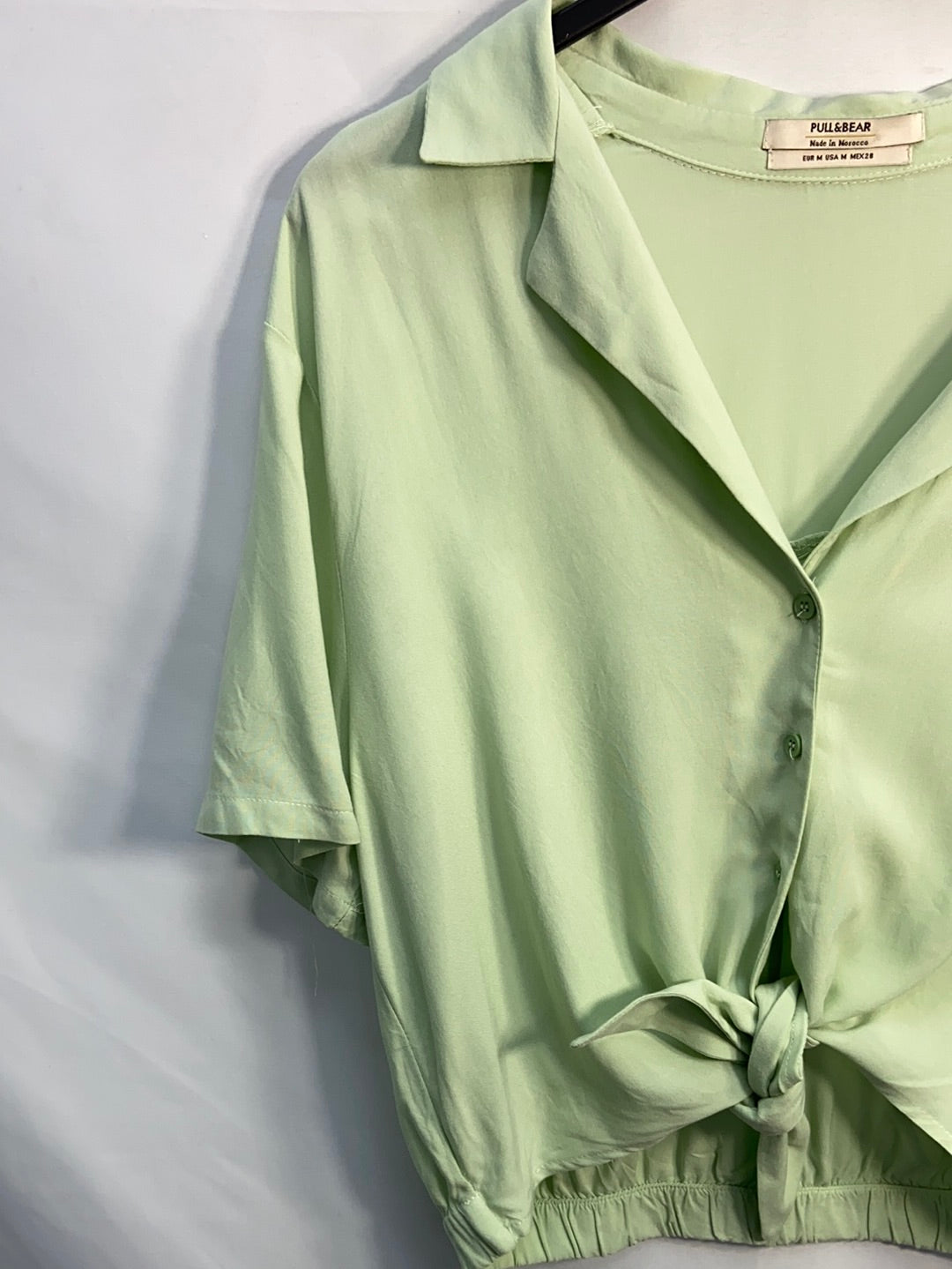 PULL&amp;BEAR.Pastel green short sleeve blouse TM