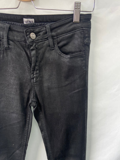 REIKO. Black waxed trousers S.34