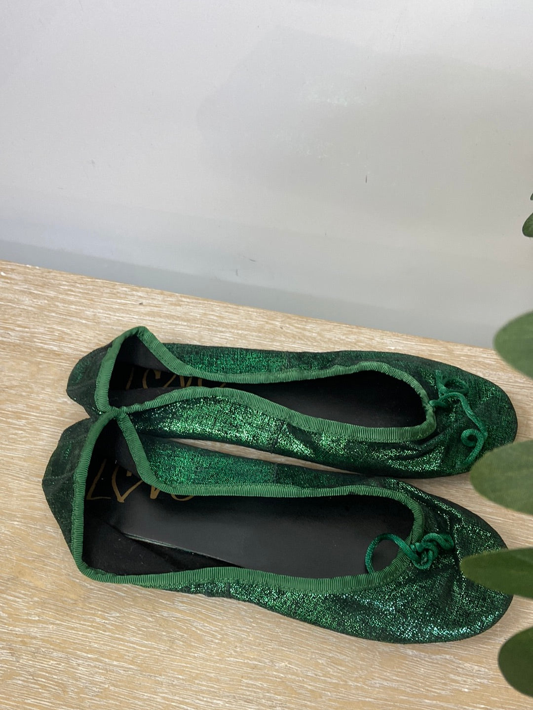 BIMBA Y LOLA. Green ballet flats size 36