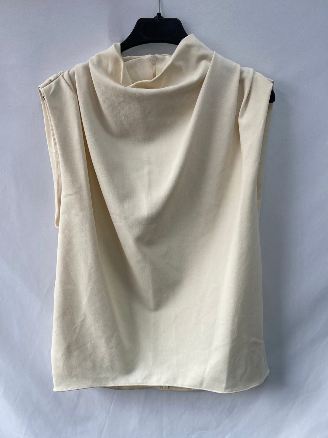 ZARA.Blusa/top beige fruncido cuello tortuga T.S