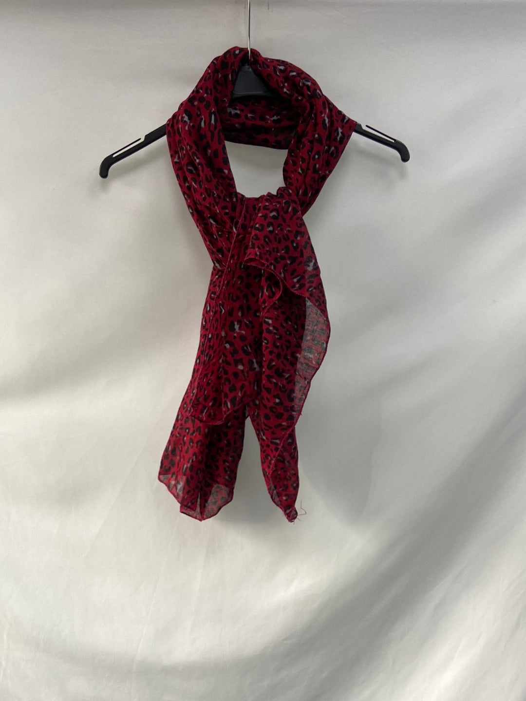 OTRAS. Fular animal print