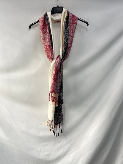 OTRAS. Pasmina tonos negros, beige y rojo