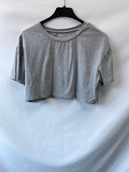 OTRAS.Camiseta gris crop TU(xs/s)