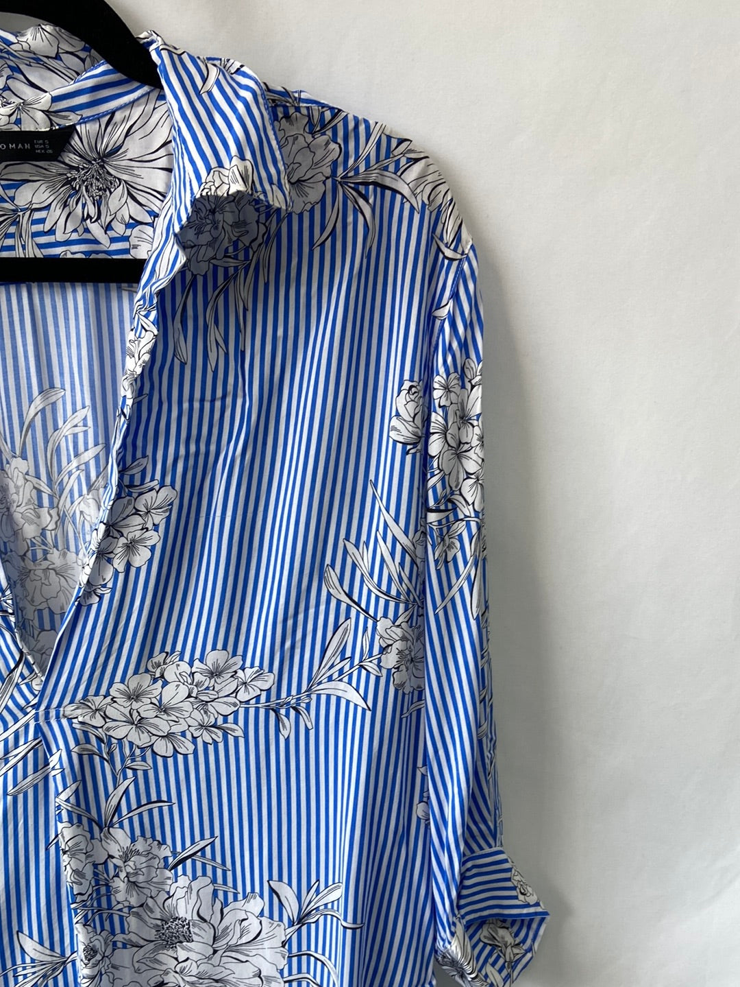 ZARA.Blusa rayas y flores T.S