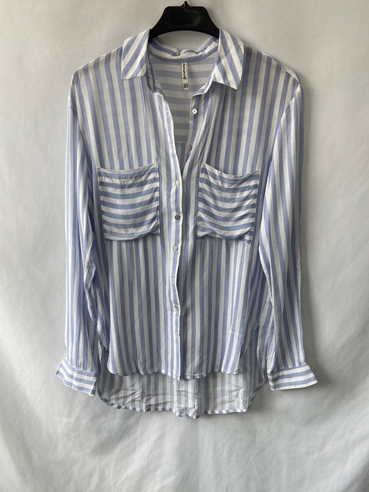 STRADIVARIUS.Camisa rayas celestes T.M