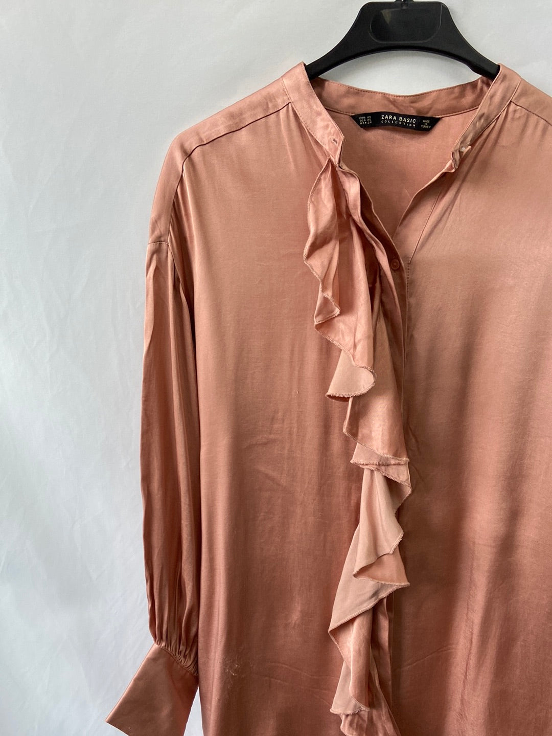 ZARA.Vestido rosa volante satinado T.XS (Tara)