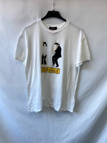 BERSHKA. Camiseta blanca "pulp fiction" T.s
