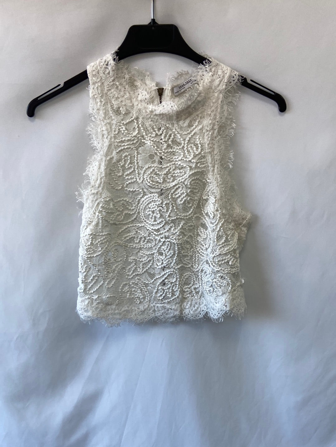 ZARA.Top encaje blanco T.S