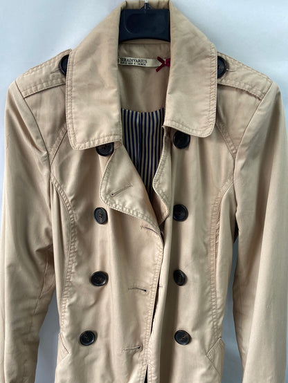 STRADIVARIUS.Classic beige Ts trench coat