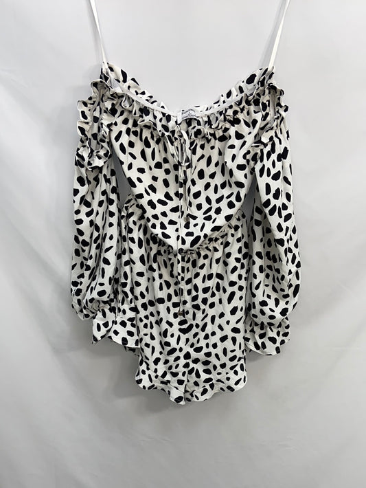 RUNAWAY.Mono blanco y negro con mangas T.s