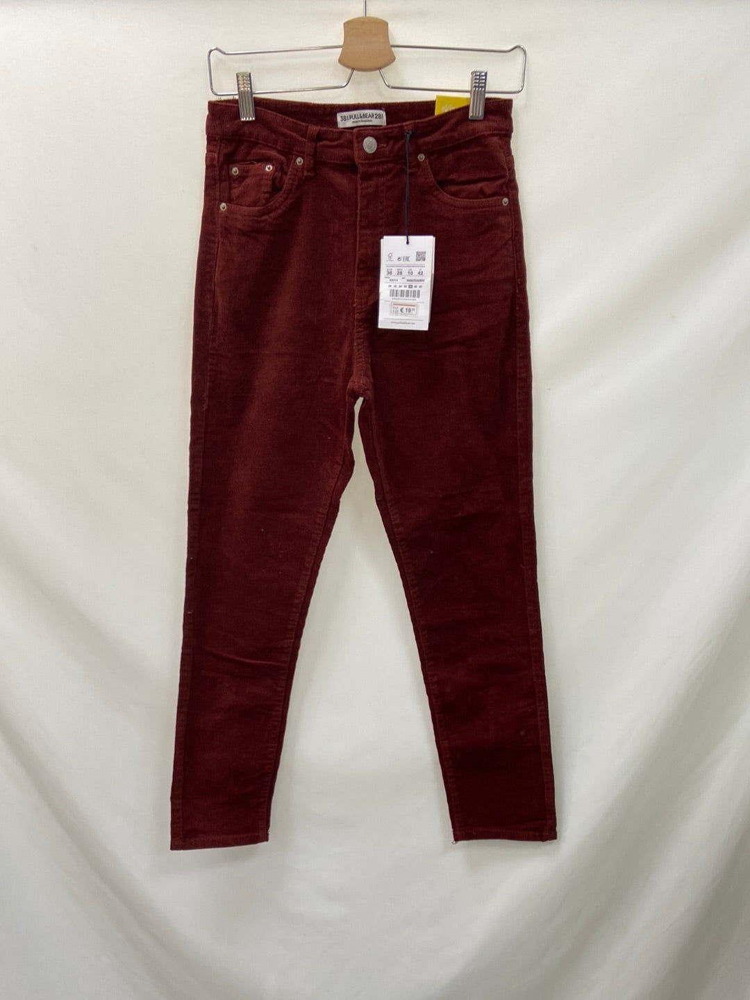 PULL&BEAR.Pantalones burdeos pana T.38