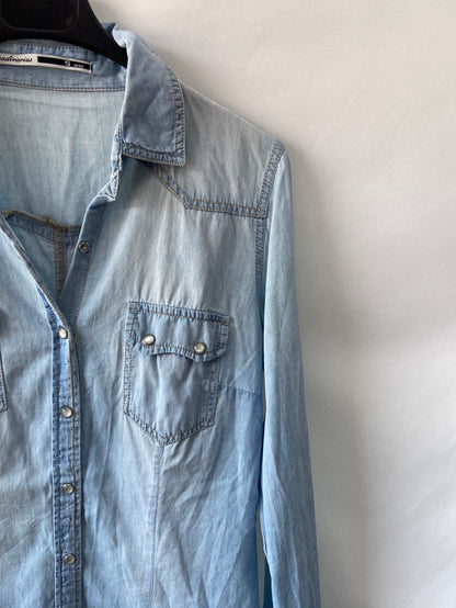 STRADIVARIUS. Ts denim shirt
