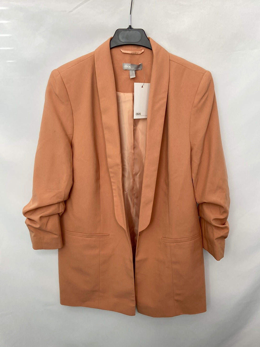 ASOS.Blazer color maquillaje T.38