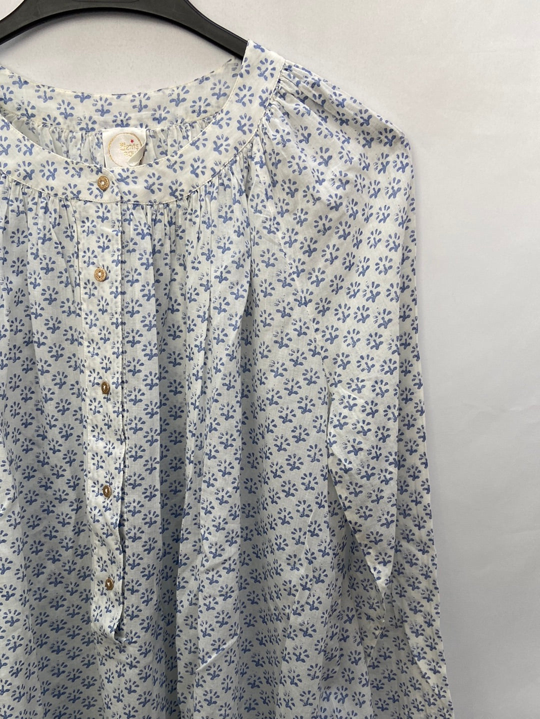 DES PETITES HAUTS.Blusa fluida plisada T.XS