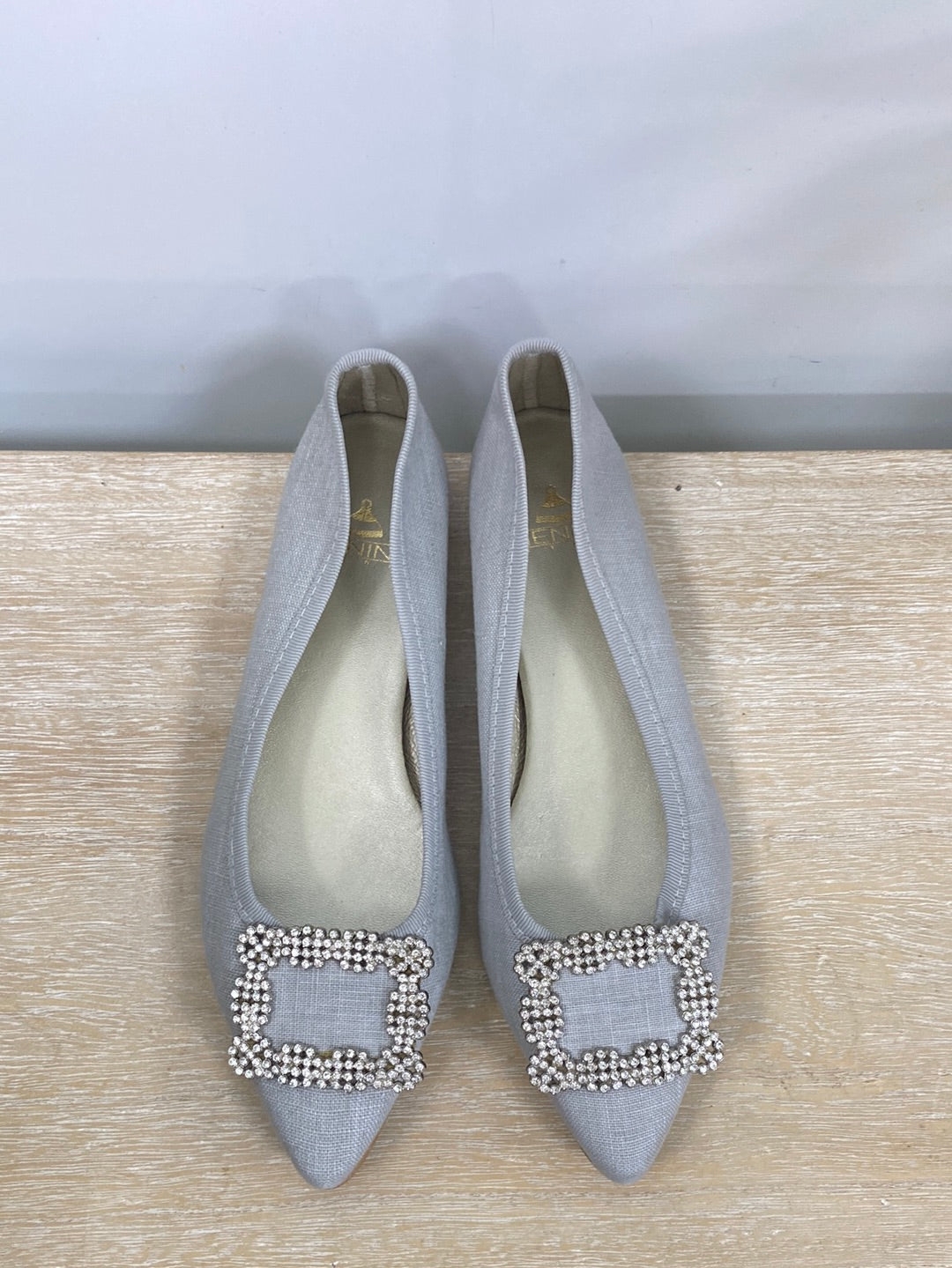 MENINAS.Manoletinas grises pedrería T.37