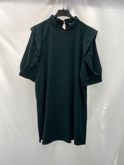 ZARA.Vestido corto verde T.L