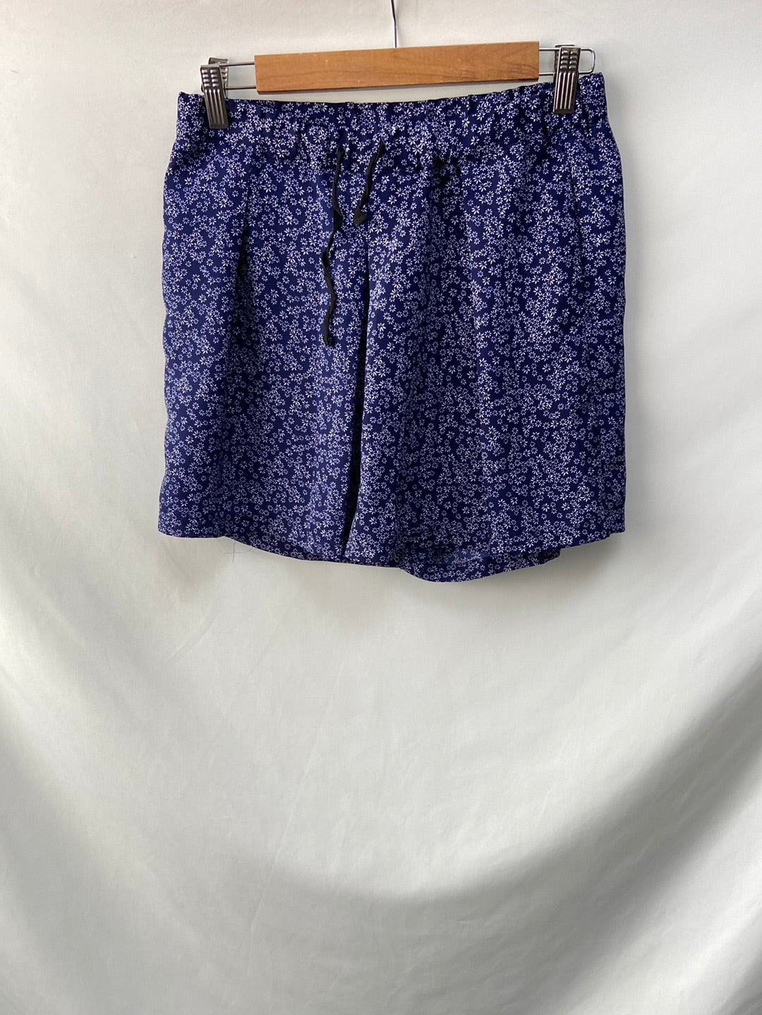 STRADIVARIUS. Shorts flores T. S