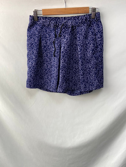 STRADIVARIUS. Shorts flores T. S