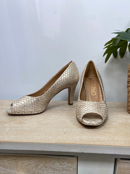 PLATINUM. Gold-tone heeled party shoes, size 36