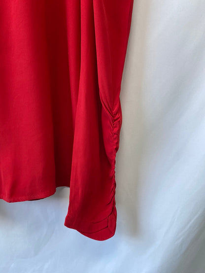 SFERA.Blusa roja hombros fruncidos T.M