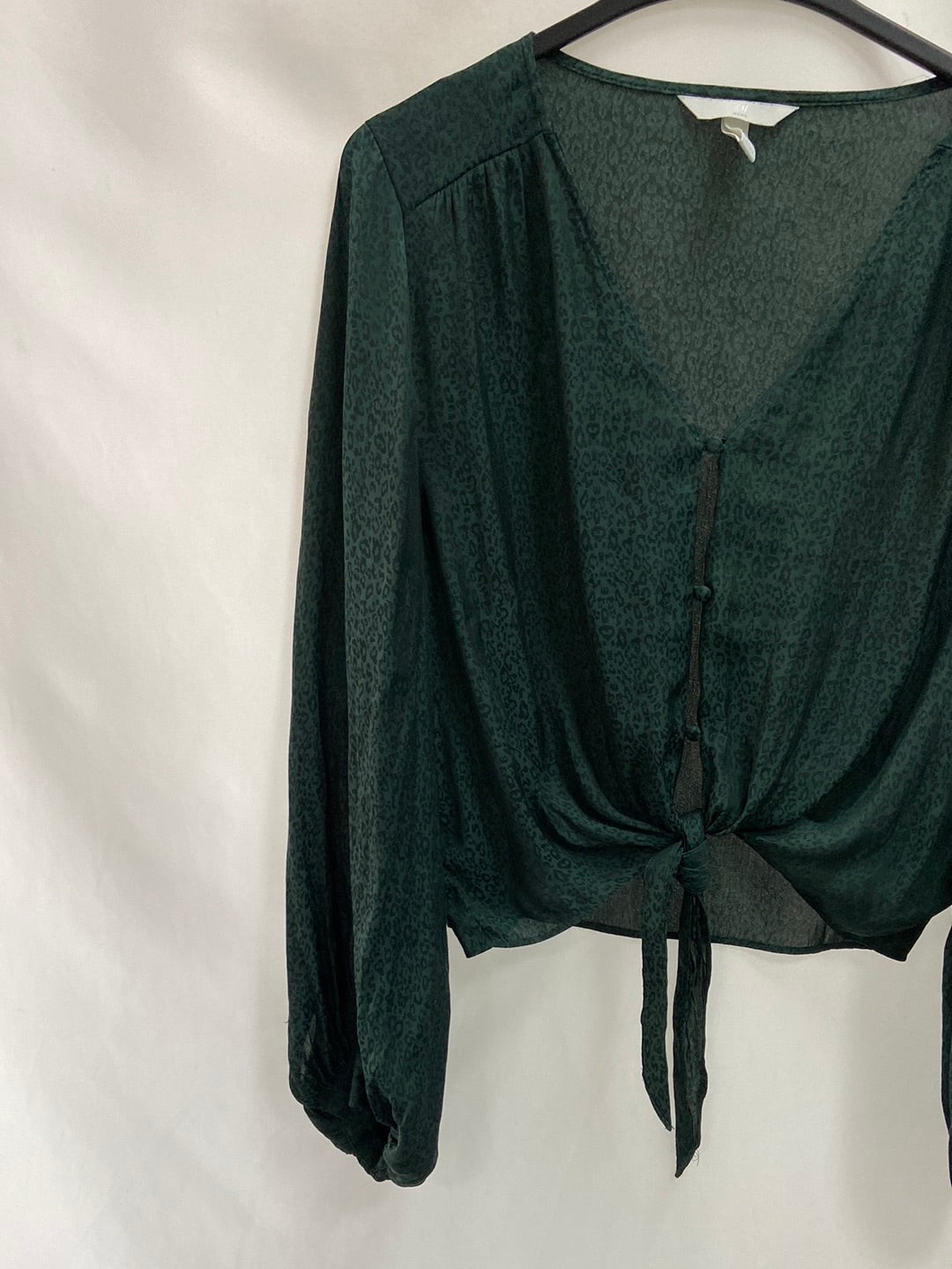 H&M.Blusa verde animal print T.M