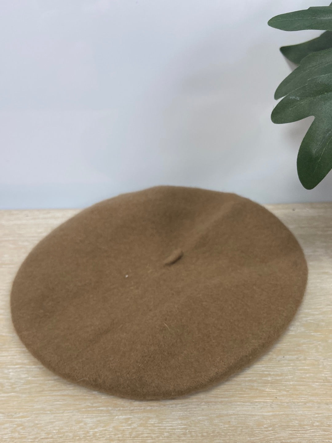 market. STRADIVARIUS.Boina beige T.M