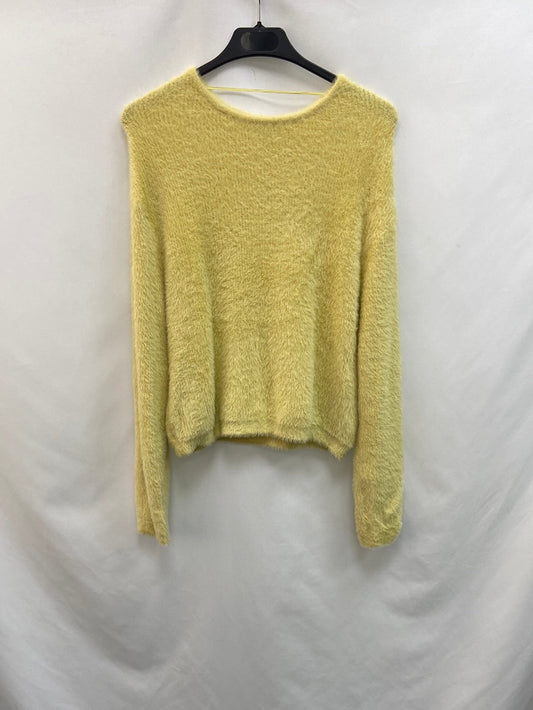 PULL&BEAR. Jersey amarillo pelito T.S