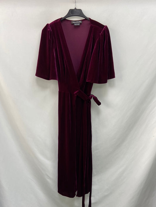 VENENO EN LA PIEL.Vestido largo burdeos terciopelo T.38