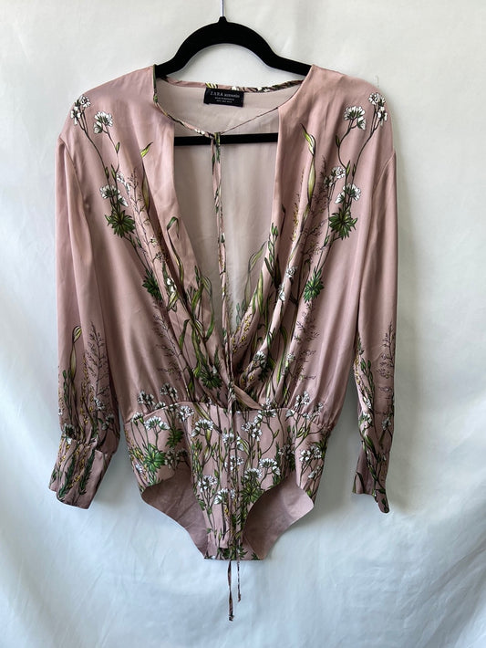ZARA.Body Rosa satinado T.s