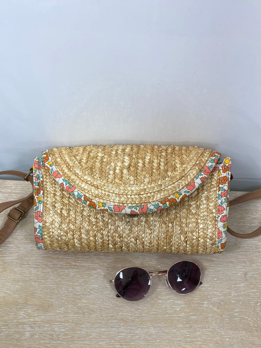 WHITE. Raffia bag style purse