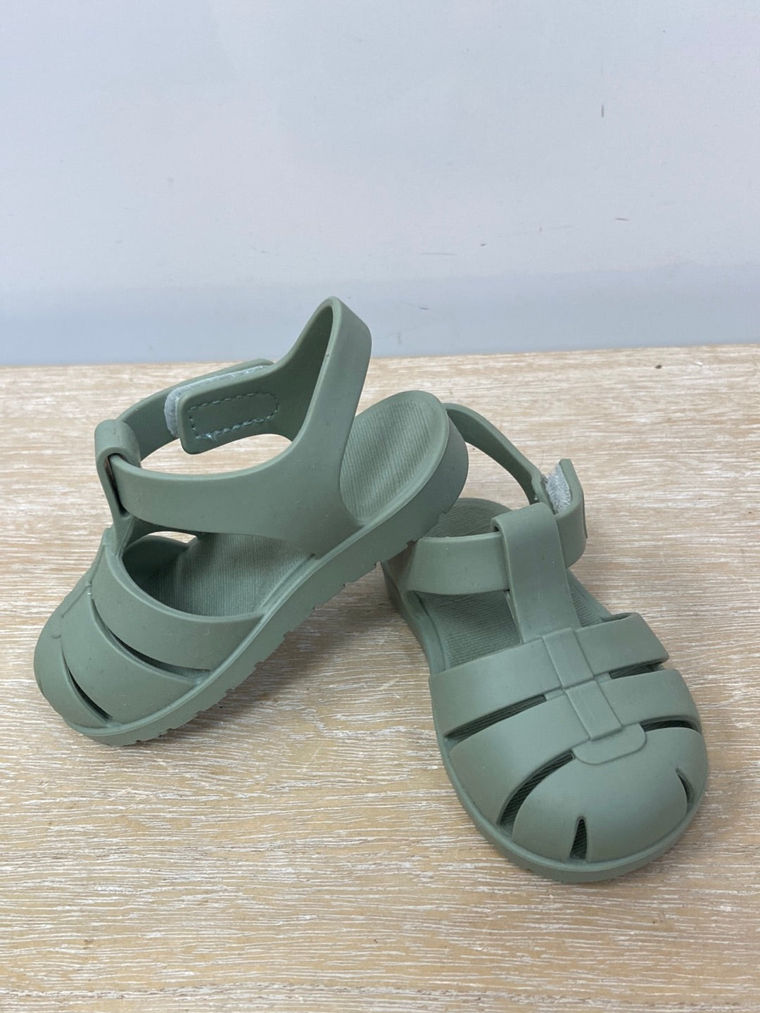 ZARA.Green jelly shoes size 19