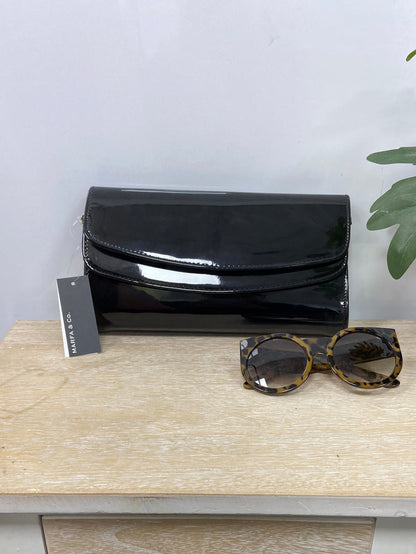 MARFA&CO.Cartera negra charol