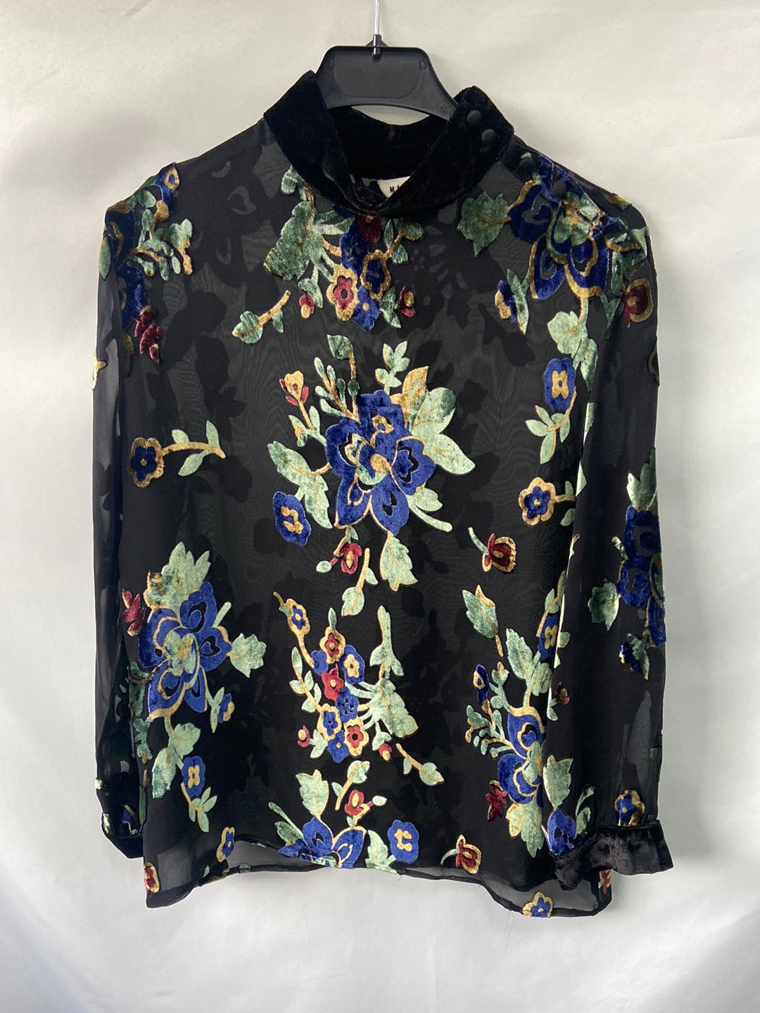 MASSCOB.Blusa negra bordada T.m